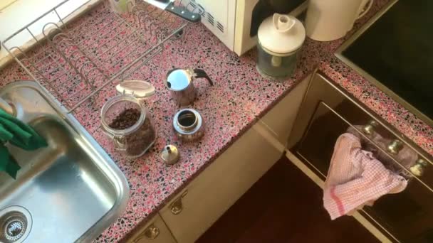 Top View Persoon Het Maken Van Espresso Koffie Met Een — Stockvideo