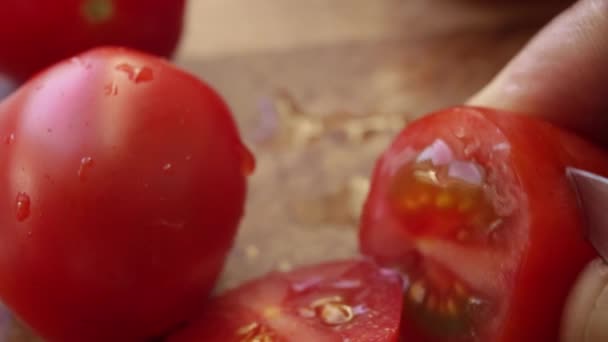 Makro Zblízka Tepelně Neupravené Červené Cherry Rajčata — Stock video
