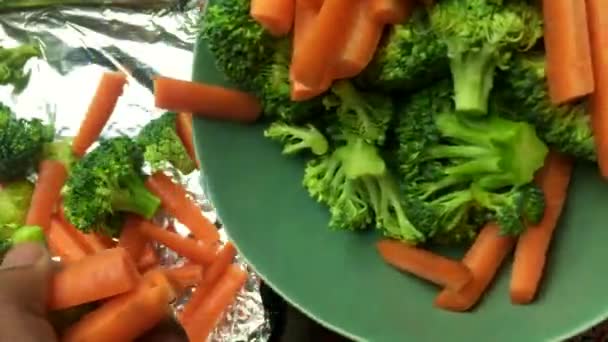 Vista Superior Persona Haciendo Comida Vegana Para Almuerzo — Vídeos de Stock