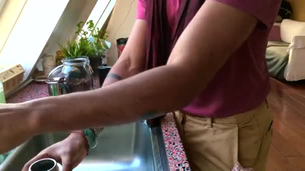 Persona Baja Visión Preparando Granos Café Cocina — Vídeos de Stock