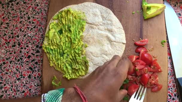Personne Vue Dessus Faisant Taco Mexicain Heure Déjeuner — Video