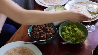 Çiftin evde burrito yediği en iyi manzara.