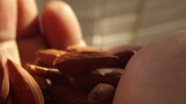 Mutfakta organik badem manzarası