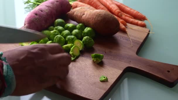 Ovanifrån Person Som Gör Hälsosam Mat Hemma — Stockvideo