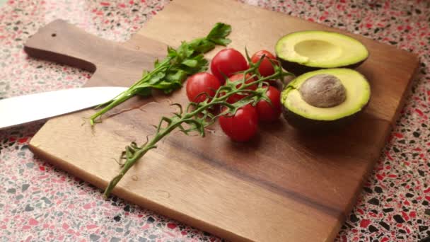 Person Von Oben Die Hause Gesunde Vegane Mahlzeiten Zubereitet — Stockvideo