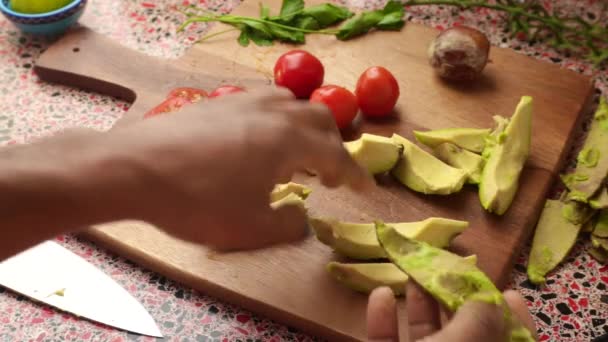 Top View Persona Haciendo Comida Vegana Saludable Casa — Vídeos de Stock