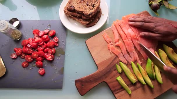 Top Vista Chef Preparar Tábua Madeira Com Aperitivos — Vídeo de Stock