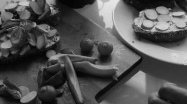 Şefin nefis vejetaryen tartin sandviçi yaptığı en iyi manzara.