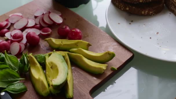 Top View Chef Haciendo Sándwich Tartina Vegana Saludable — Vídeos de Stock