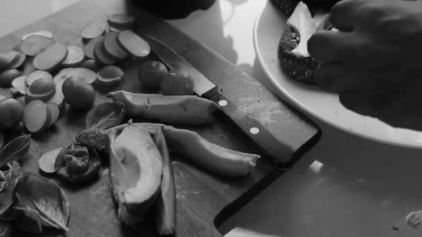 채식주의자 샌드위치를 만드는 보이는 요리사 — 비디오