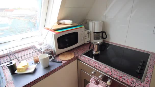 家里用草脂做酮咖啡的人 — 图库视频影像
