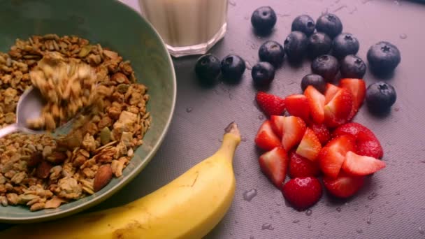 Mãos Pessoa Preparando Café Manhã Muesli Cereal — Vídeo de Stock