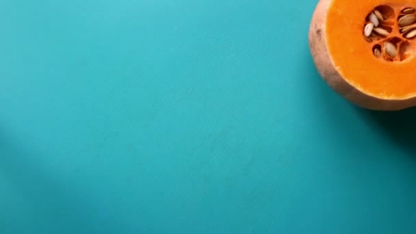 Flat Lay Person Manos Preparando Calabaza Calabaza Calabaza — Vídeos de Stock