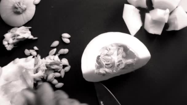 Lapos Tojásrakás Sütőtök Vajas Sütőtök Készítéséhez — Stock videók