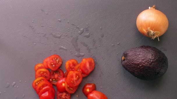 Plochá Poloha Osoby Připravující Cherry Rajčata Avokádo Kuchyni — Stock video