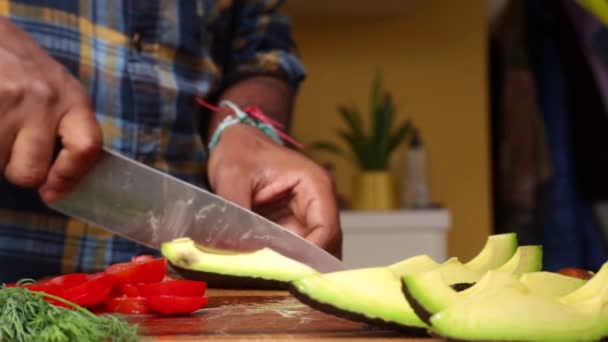 Vista Cercana Persona Manos Preparando Comida Saludable Cocina — Vídeo de stock