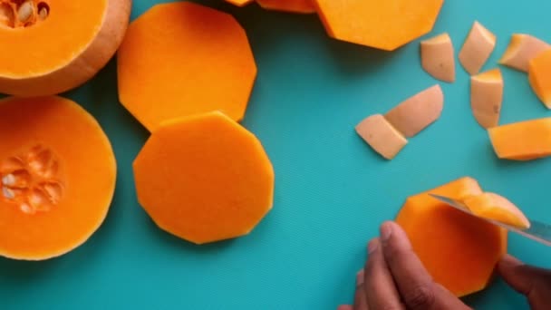 Flat Lay Person Hands Preparing Pumpkin Butternut Squash — Stock Video