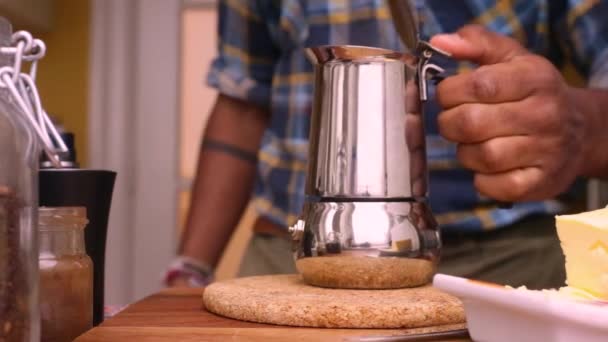 Personne Faisant Café Céto Avec Beurre Huile Mct Maison — Video
