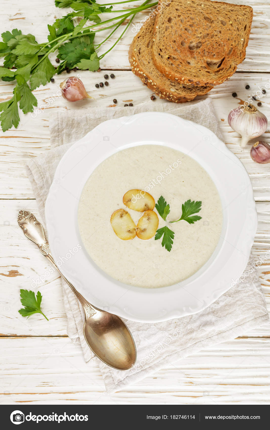 Крем-суп из шампиньонов: быстро и вкусно Крем-суп из шампиньонов: быстро и вкусно