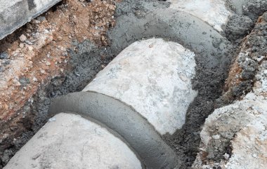 Verimliliği artırmak için mevcut yolları iyileştirmek amacıyla drenaj sistemleri yapım aşamasında