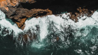 okyanus dalgalarının havadan görünümü, Dar es Salaam