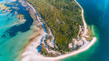 Kumsal bölgesi, mafya adası.