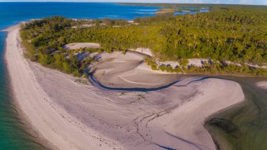 Kumsal bölgesi, mafya adası.