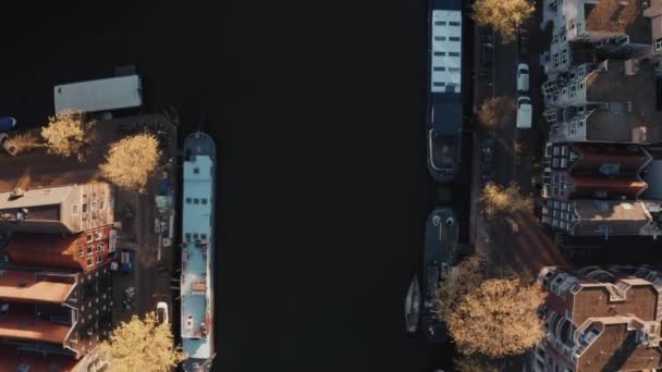远端狭窄运河的鸟瞰图 — 图库视频影像