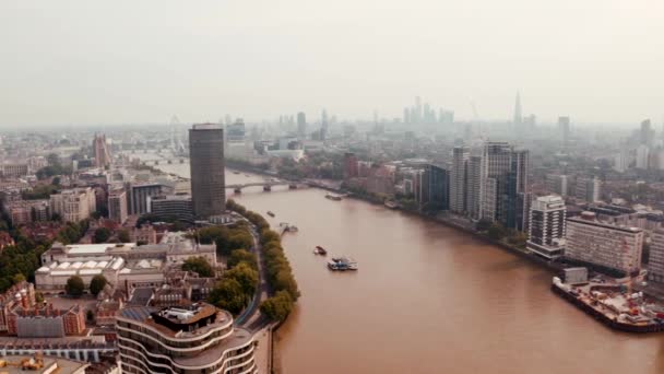 Vanuit de lucht uitzicht op Londen en de rivier Theems london — Stockvideo