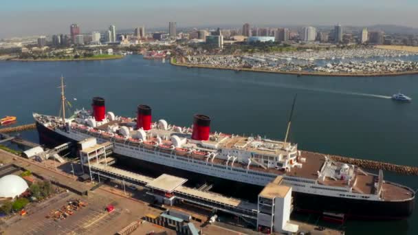 Aerial view of rms queen mary ocean liner long beach california — Stock Video