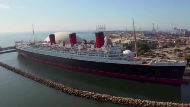 Vue aérienne de rms queen mary ocean liner longue plage californie — Video