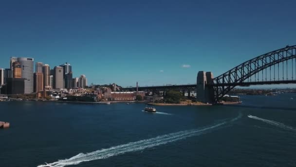 Luftaufnahme des Stadtzentrums von Sydney in der Nähe der Hafenbrücke — Stockvideo