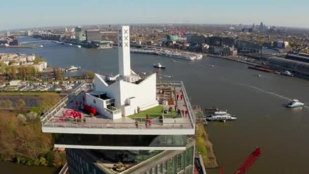 Vista aérea del museo de cine ame.net eye — Vídeos de Stock