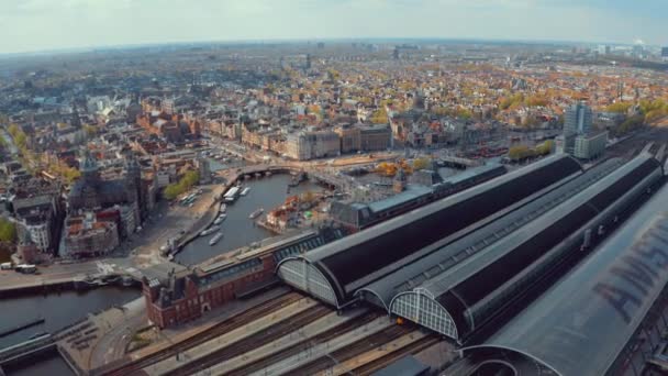 Amsterdam Merkez İstasyonu 'nun hava görüntüsü. — Stok video