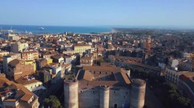 Catania 'daki kalenin havadan görünüşü Sicilya' nın güney İtalya 'sı.