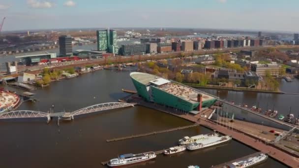 Vue aérienne du musée des sciences némo à Amsterdam — Video