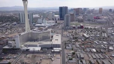 Las Vegas Nevada 'daki stratosfer otelinin hava görüntüsü.