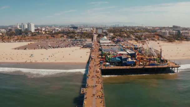 Vista aérea del muelle de Santa Mónica en California — Vídeos de Stock