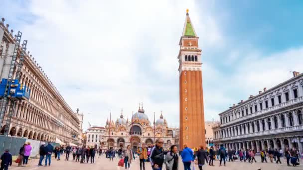 Időeltolódás a piazza san marco közelében bazilika szent jel — Stock videók