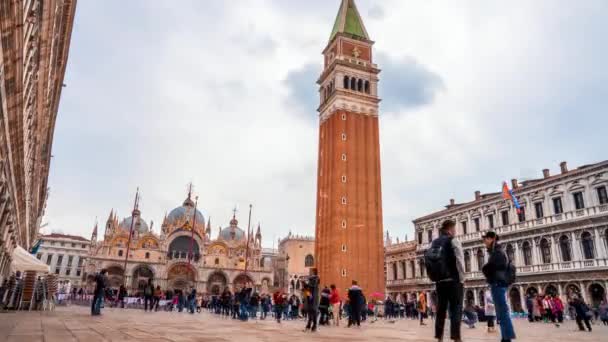 Laps de temps de la piazza san marco près de la basilique de Saint-Marc — Video