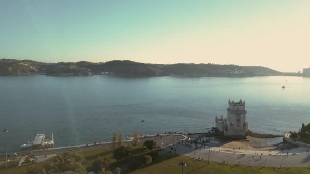 Antenowy widok wieży belem w Lisbon portugal — Wideo stockowe