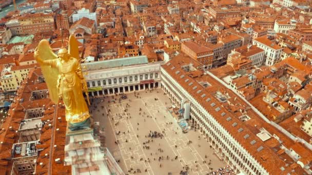 Vista aérea da manhã sobre st marcas quadrado em Veneza — Vídeo de Stock