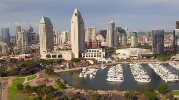 Panorama aéreo de la costa de san diego ca hermoso centro de la ciudad — Vídeo de stock