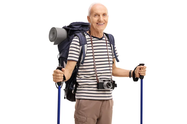 Glückliche Senioren-Wanderin posiert — Stockfoto