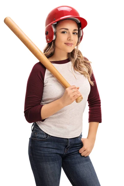 Femme posant avec une batte de baseball et un casque — Photo