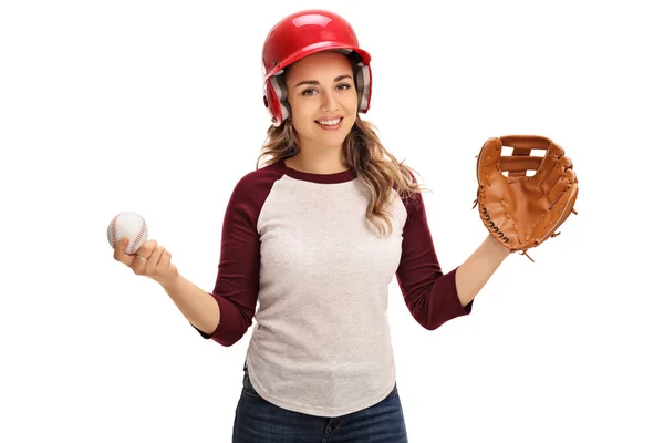 Kvinna med en catcher handske och en baseball — Stockfoto
