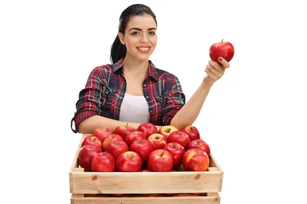 Agricultora que sostiene una manzana —  Fotos de Stock