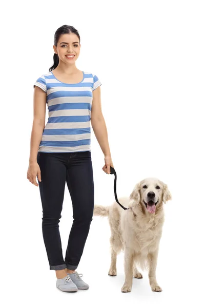 Jeune femme avec un chien — Photo