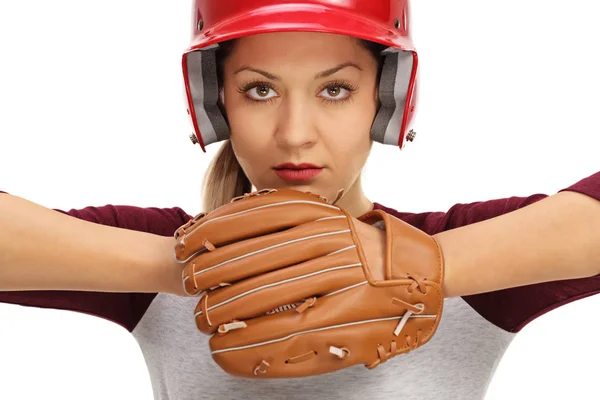 Kvinnlig basebollspelare redo att pitch — Stockfoto