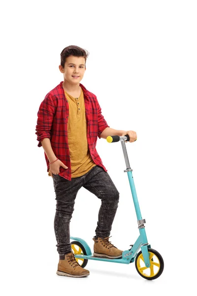 Bir çocuk bir scooter ile portresi — Stok fotoğraf